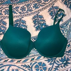 Green tshirt bra